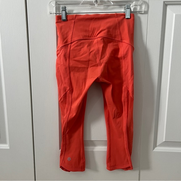 Lululemon cropped leggings - Picture 2 of 4